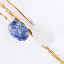 Load image into Gallery viewer, Shalashil sodaliet & witte jade oorbellen