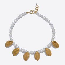 Afbeelding in Gallery-weergave laden, Ereshka- witte zoetwaterparels ketting