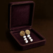 Afbeelding in Gallery-weergave laden, Clara di Mare – oorbellen met drie parels