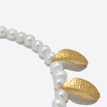 Afbeelding in Gallery-weergave laden, Ereshka- witte zoetwaterparels ketting
