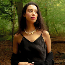 Afbeelding in Gallery-weergave laden, Ereshka- witte zoetwaterparels ketting
