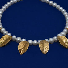 Afbeelding in Gallery-weergave laden, Ereshka- witte zoetwaterparels ketting
